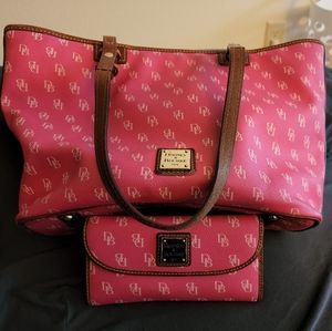 Fuschia Dooney & Bourke Gretta Leisure Shopper and Gretta Continental Clutch UGC